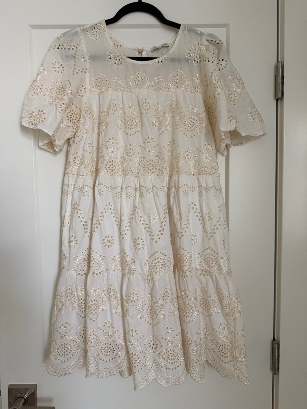 Moon River Ivory Embroidered Eyelet Puff Sleeve Tiered Midi Dress Size M
